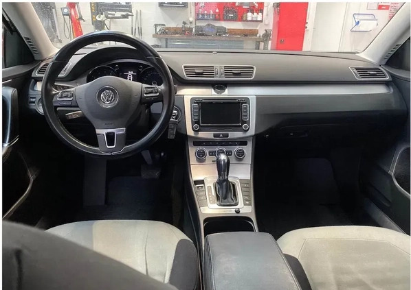 Volkswagen Passat cena 25900 przebieg: 223600, rok produkcji 2013 z Prochowice małe 29